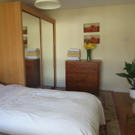 منزل للإقامة Kilcullen Home Stay *